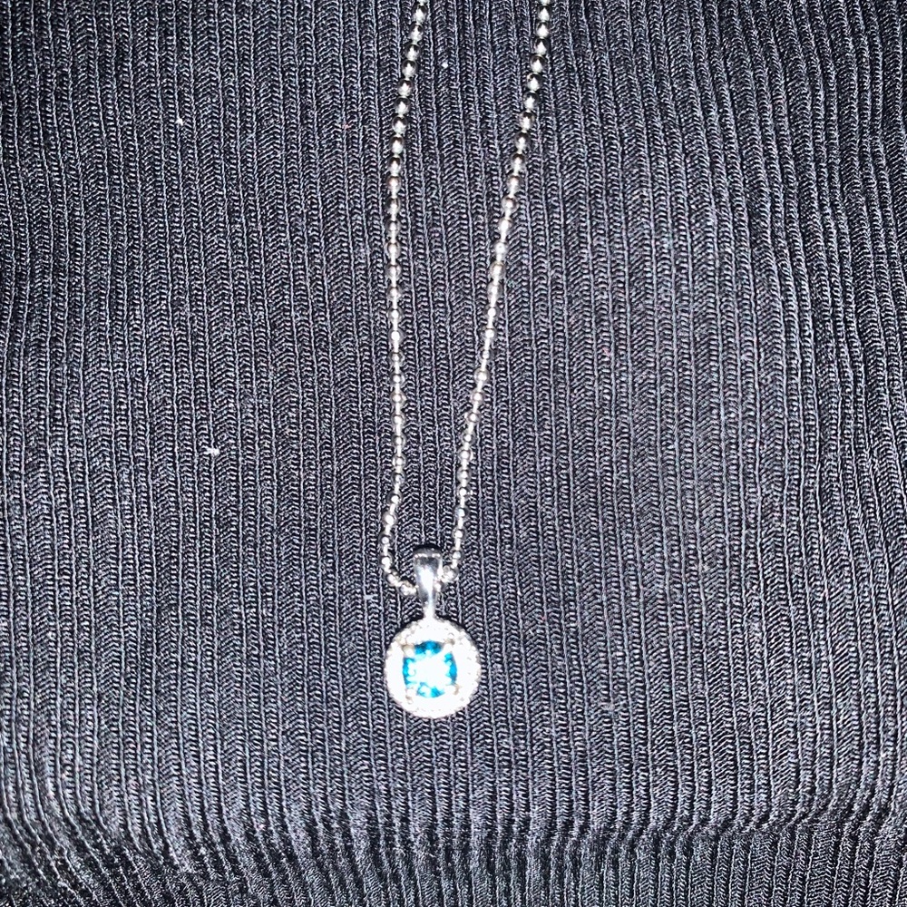 Beautiful blue diamond necklace, natural stone